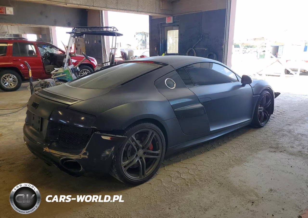 2012 Audi R8 5.2 Quattro VIN:WUAENAFG3CN002501 - 3