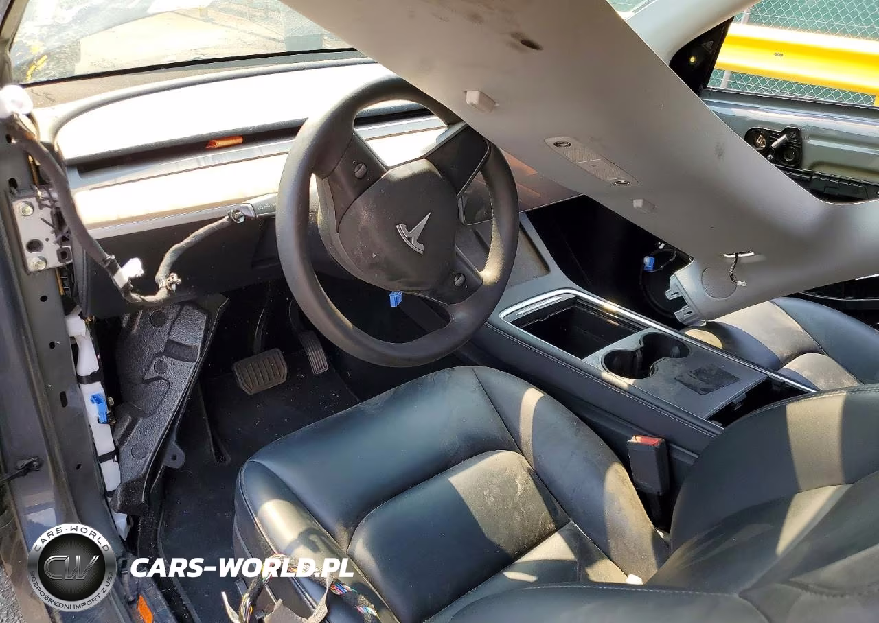 2023 Tesla Model Y VIN:7SAYGDEF4PA049300 - 8