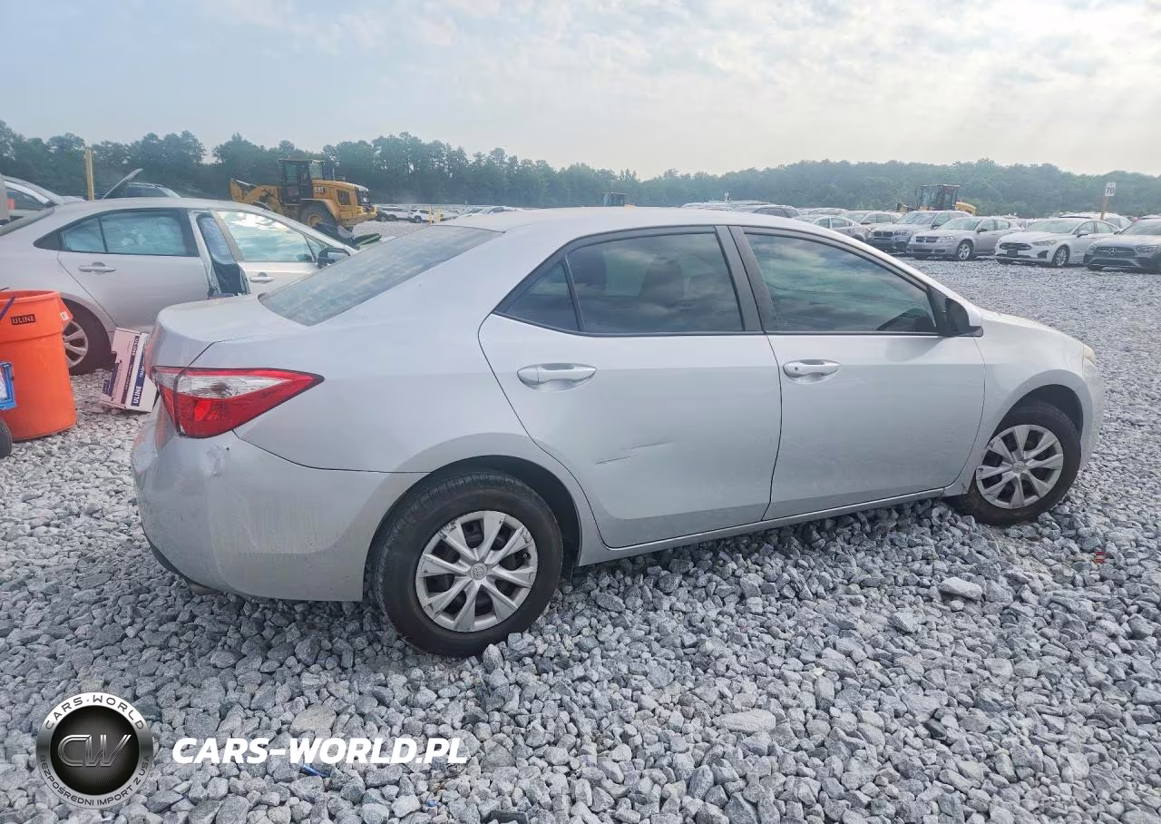 2015 Toyota Corolla L VIN:2T1BURHE2FC411061 - 3