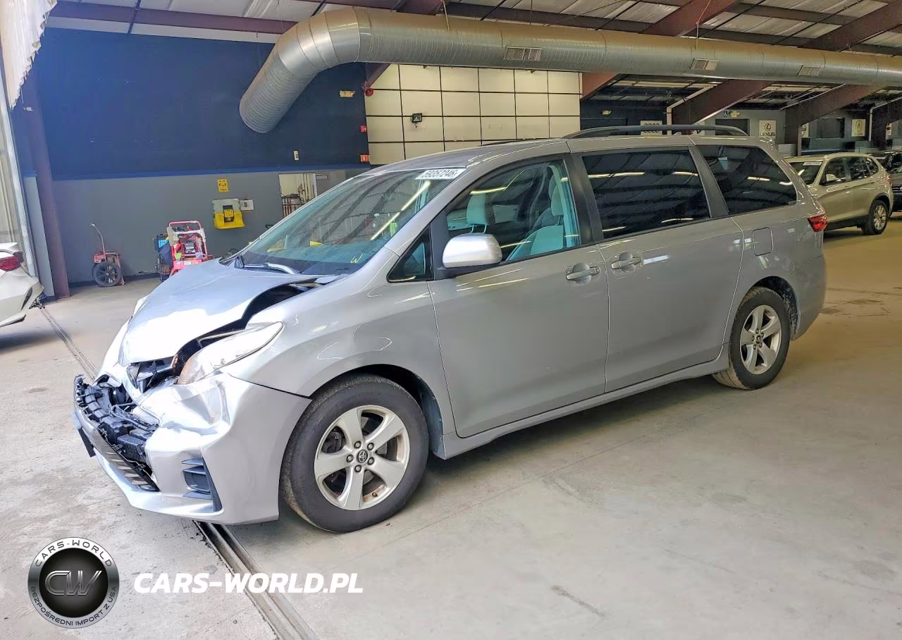 2018 Toyota Sienna Le