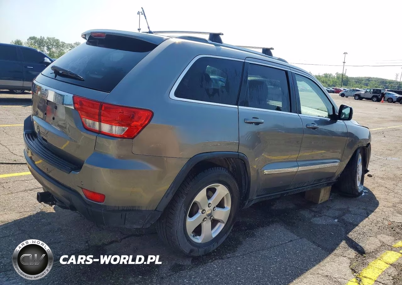 2011 Jeep Grand Cherokee Laredo VIN:1J4RR4GG5BC688189 - 3