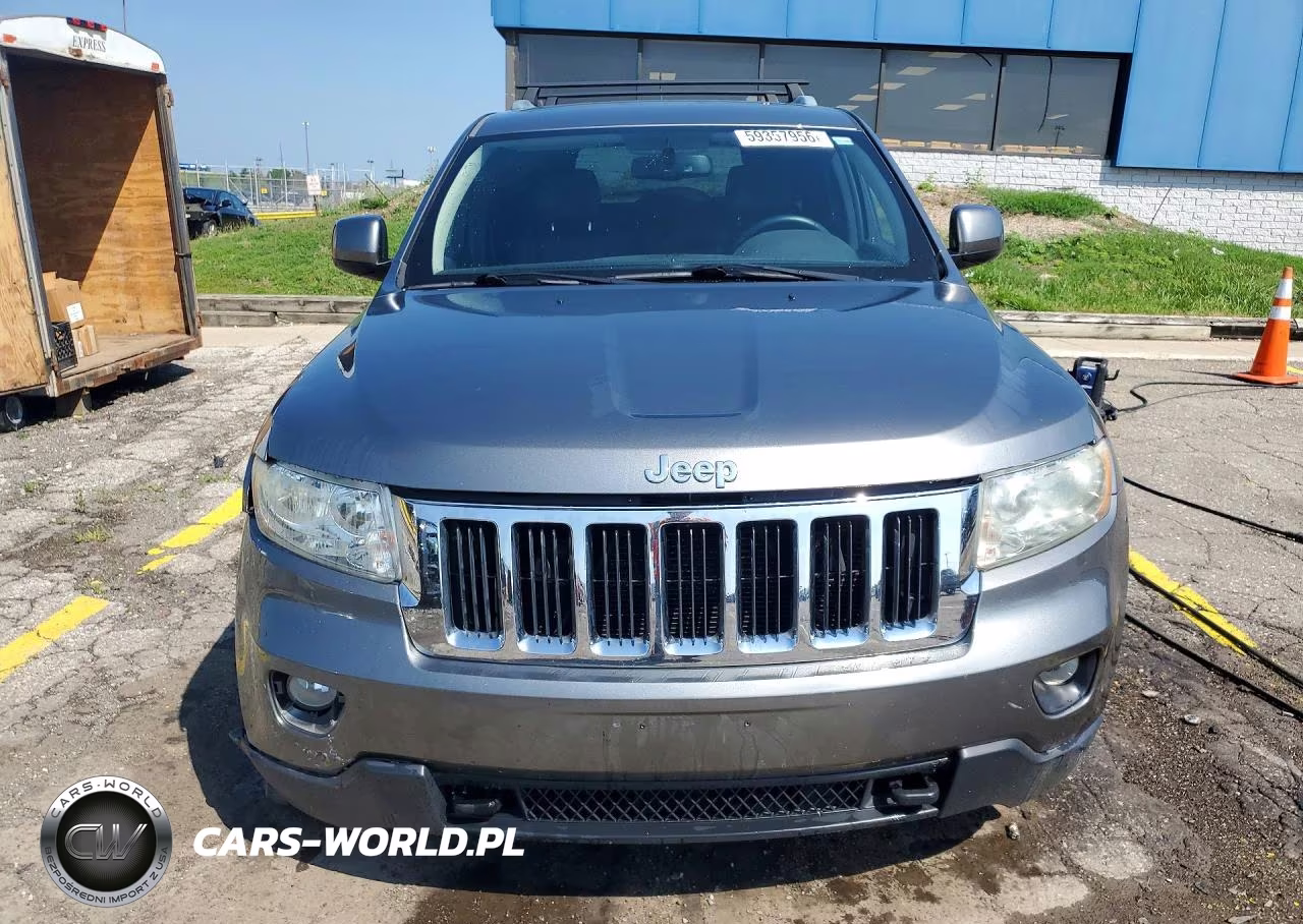 2011 Jeep Grand Cherokee Laredo VIN:1J4RR4GG5BC688189 - 5
