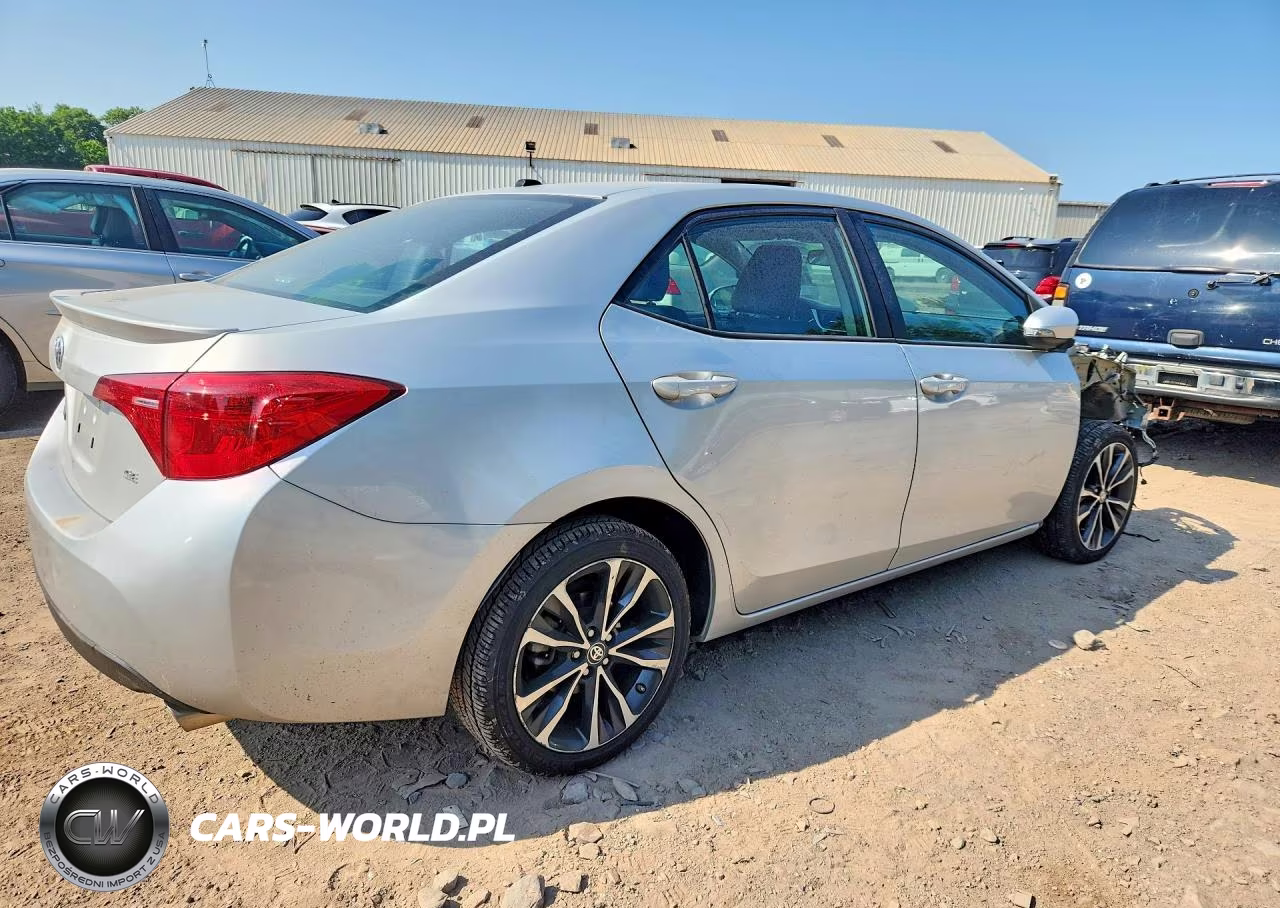 2019 Toyota Corolla Se VIN:2T1BURHE5KC130057 - 3