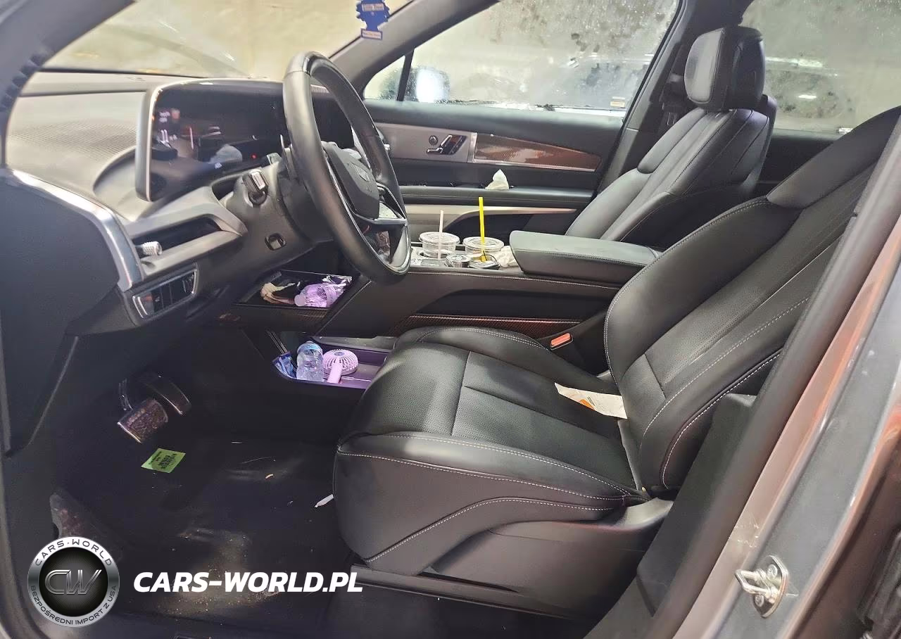 2026 Cadillac Vistiq Luxury VIN:1GYC3KML7TZ713346 - 7