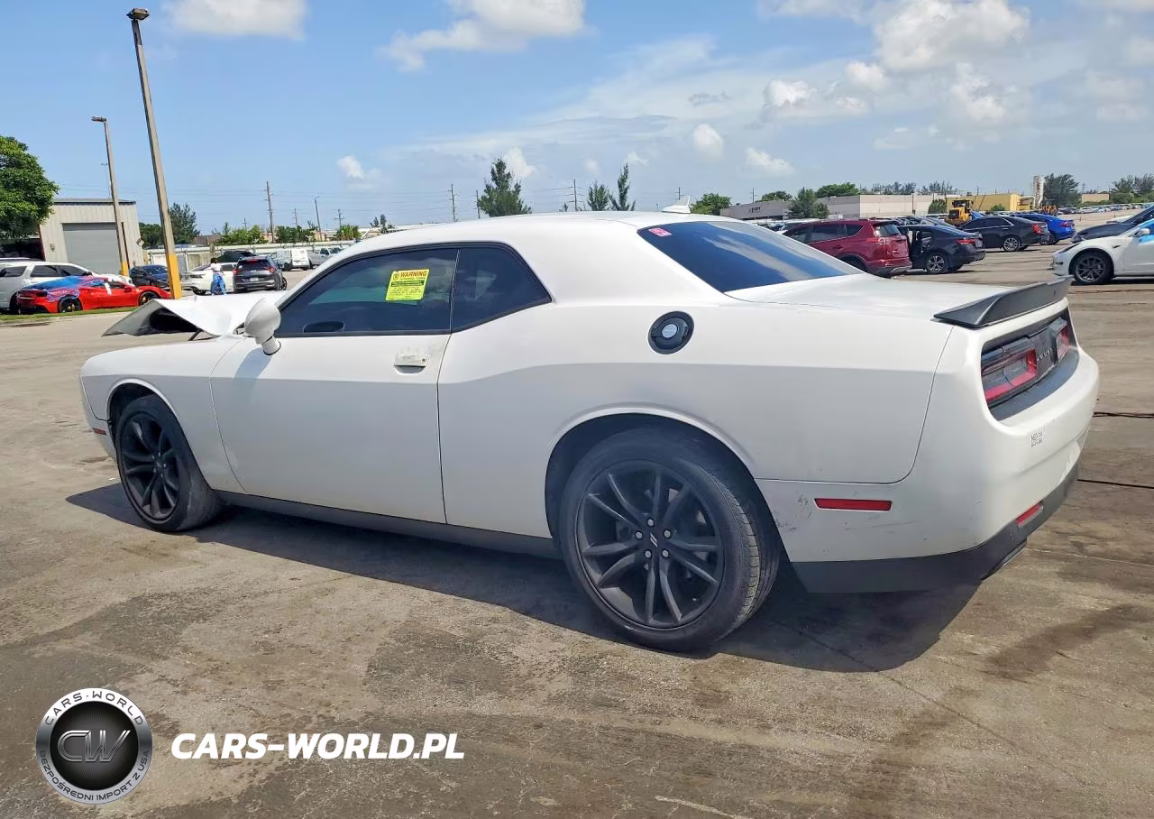2018 Dodge Challenger Sxt VIN:2C3CDZAG1JH112390 - 2