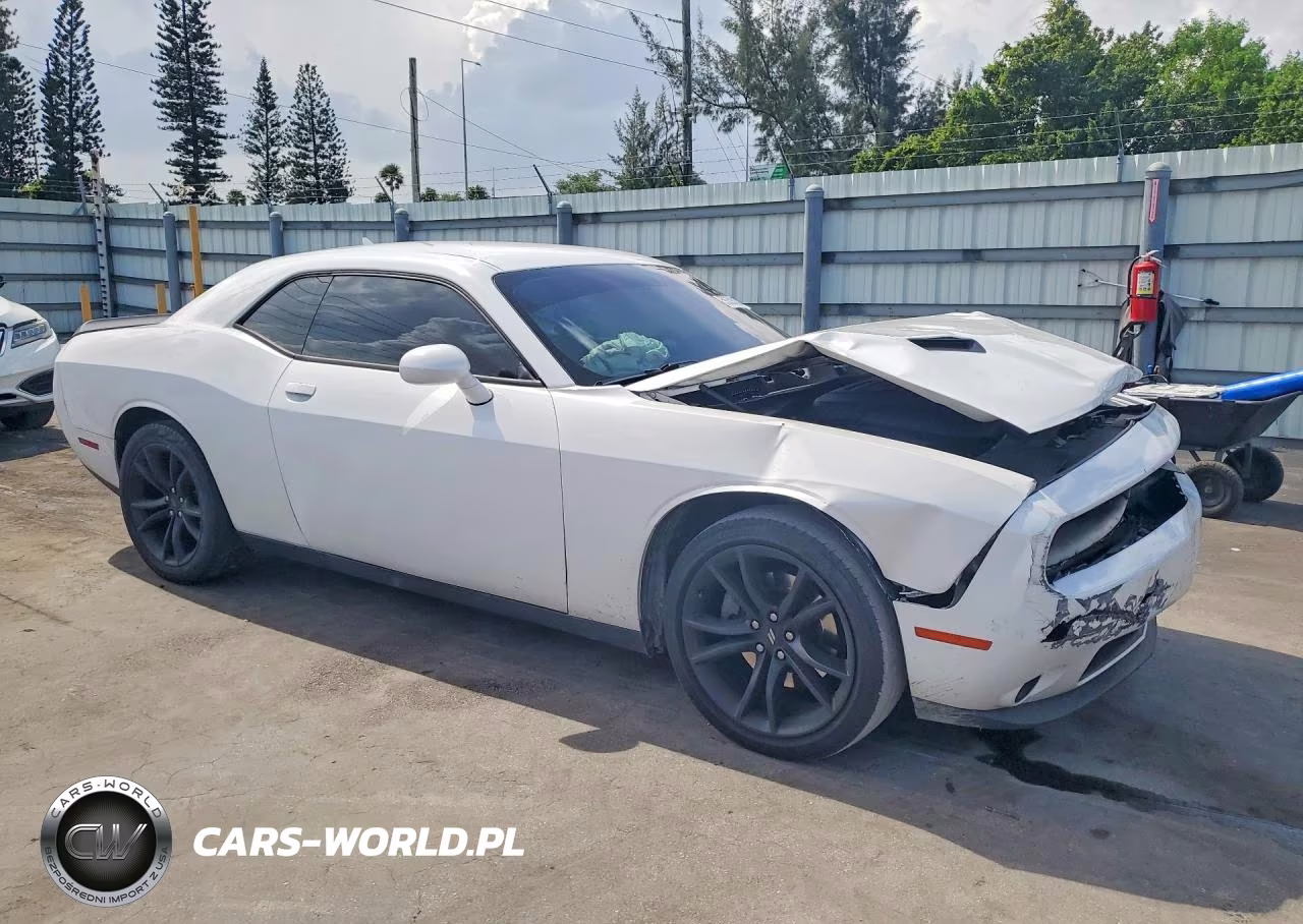 2018 Dodge Challenger Sxt VIN:2C3CDZAG1JH112390 - 4