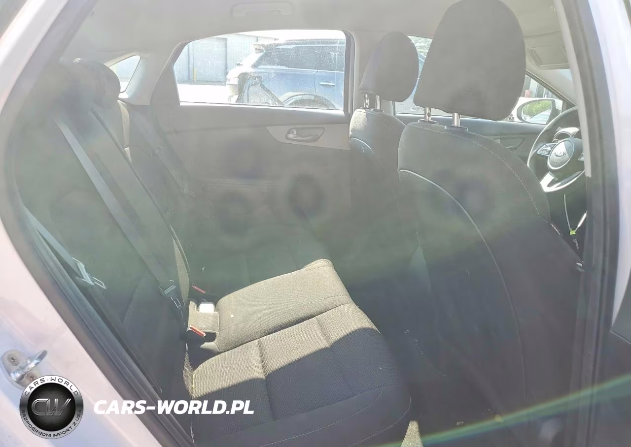 2021 Kia Forte Lxs VIN:3KPF24AD8ME334853 - 10