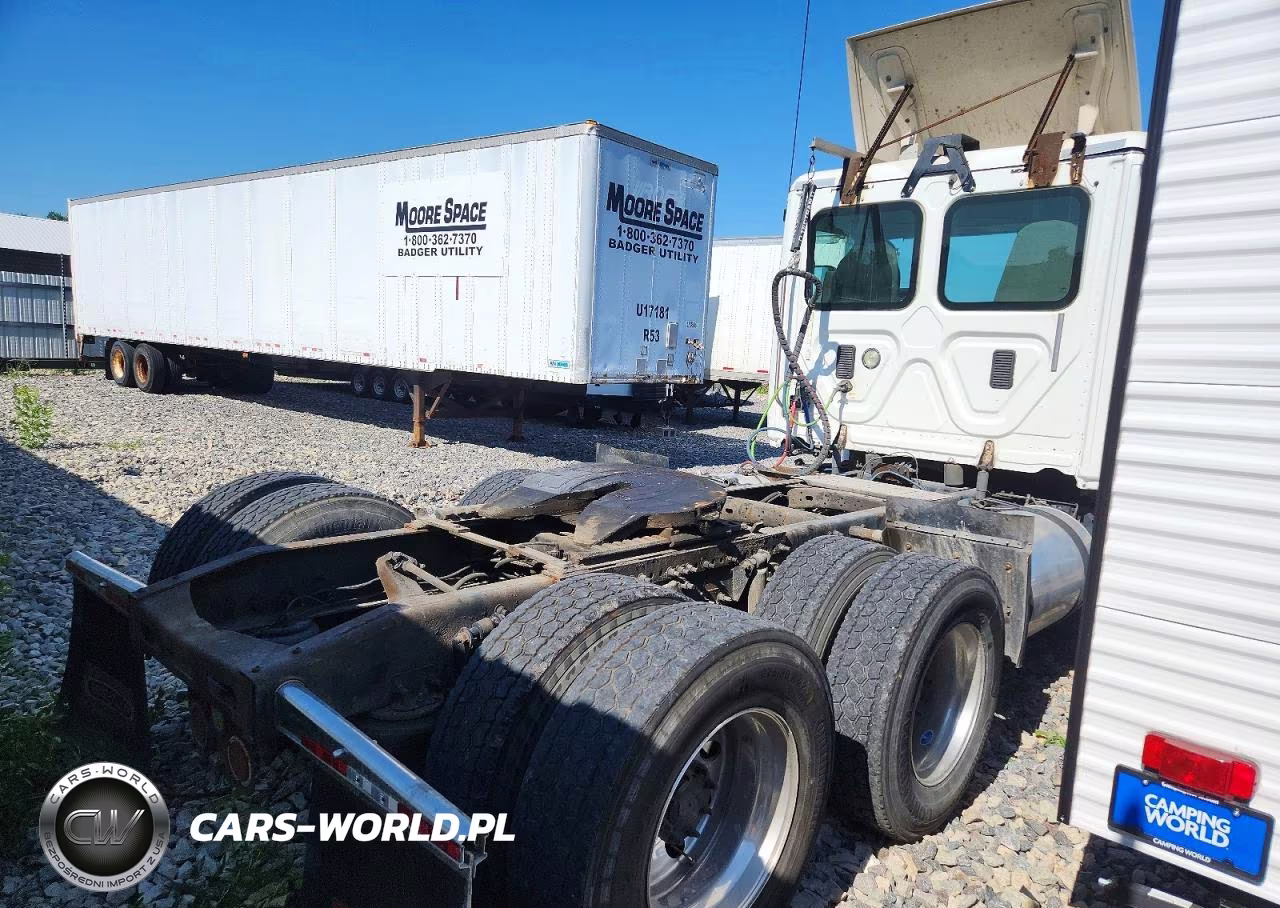 2013 Freightliner Cascadia Semi Truck VIN:3AKJGEDV3DSFK0698 - 4