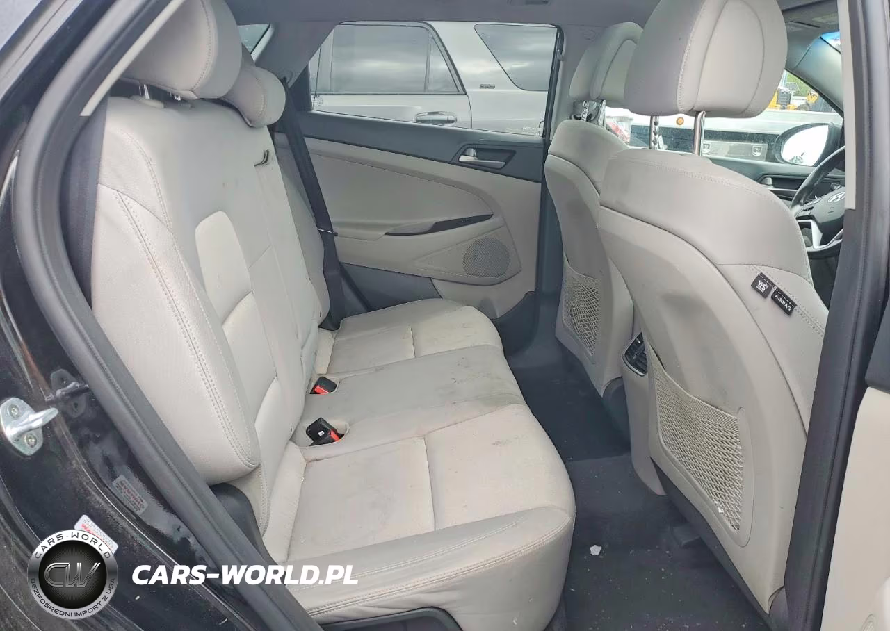 2018 Hyundai Tucson Value VIN:KM8J3CA28JU792076 - 10