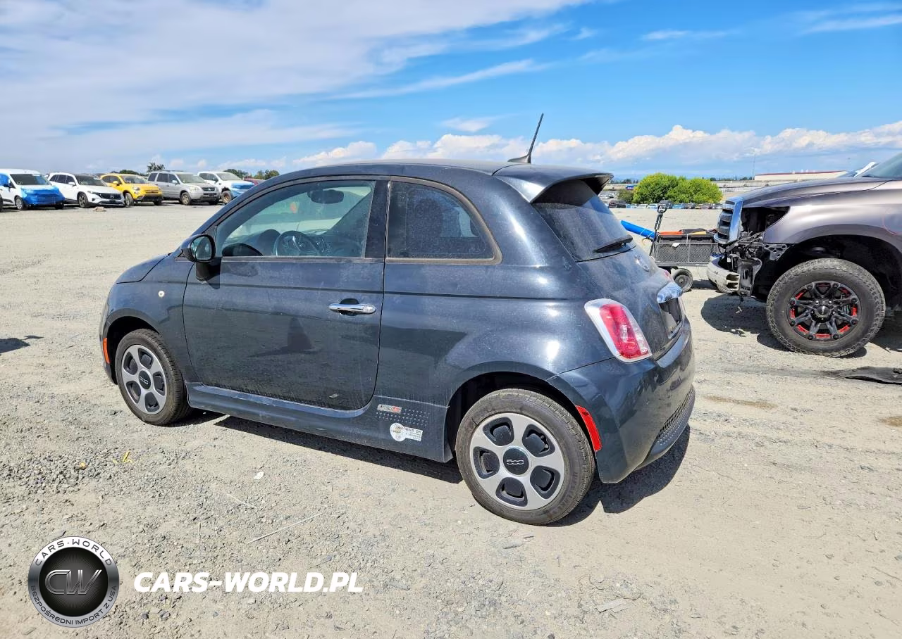 2016 Fiat 500 Electric VIN:3C3CFFGE4GT193111 - 4