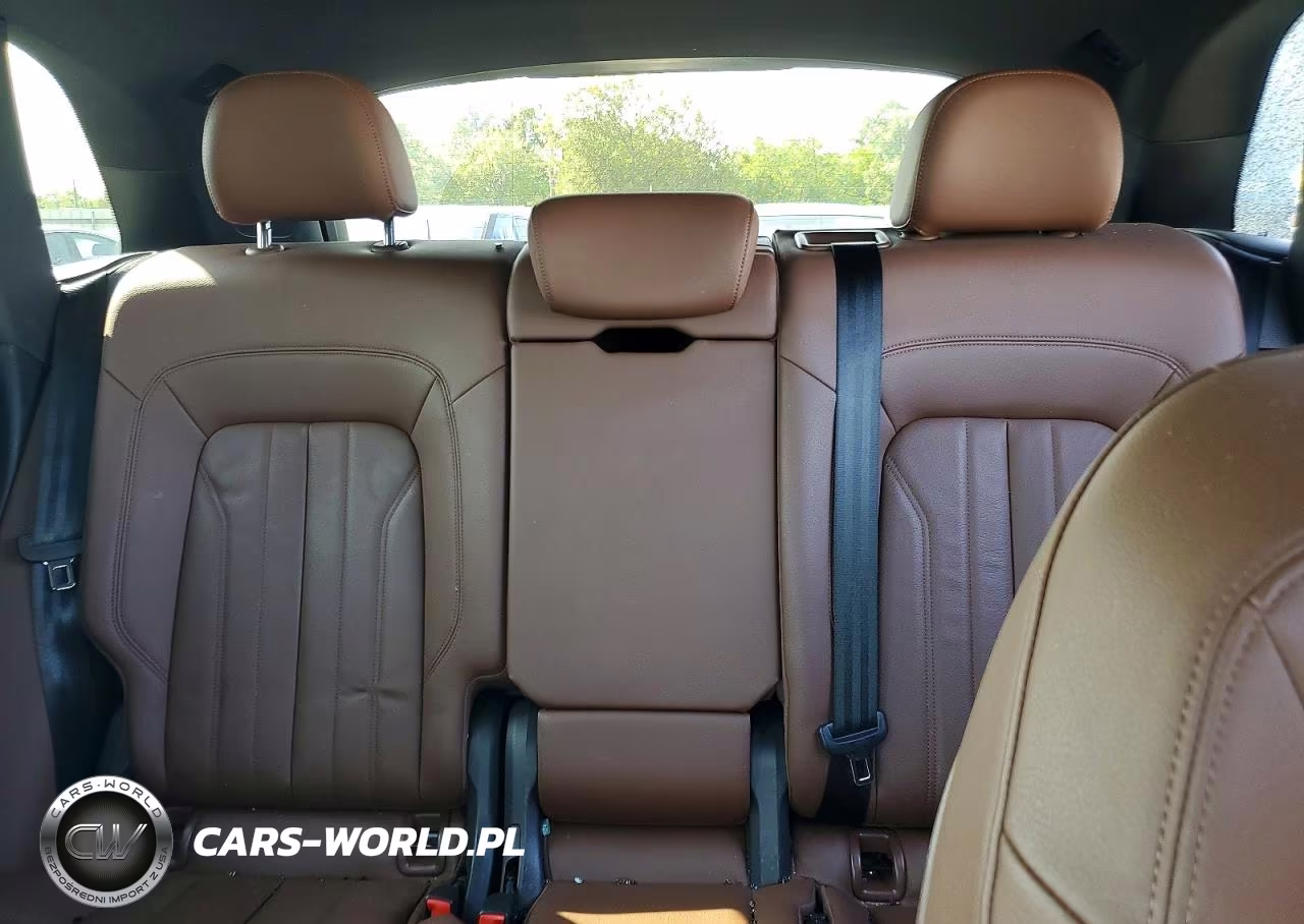 2018 Audi Q5 Premium Plus VIN:WA1BNAFY2J2104115 - 10