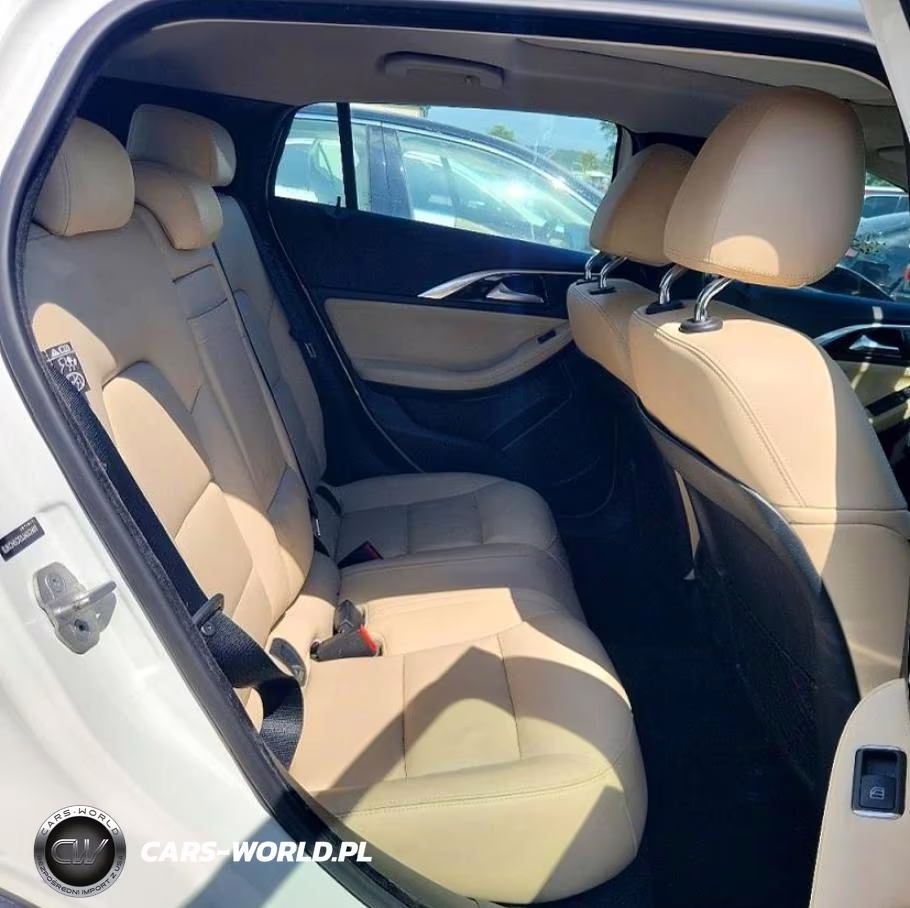 2018 Infiniti Qx30 Premium VIN:SJKCH5CR3JA052468 - 10