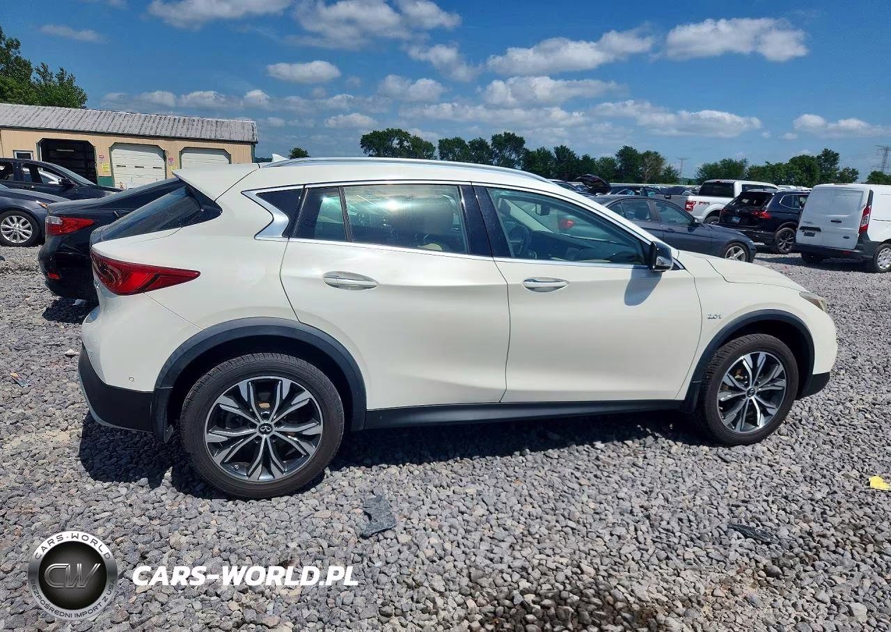 2018 Infiniti Qx30 Premium VIN:SJKCH5CR3JA052468 - 3