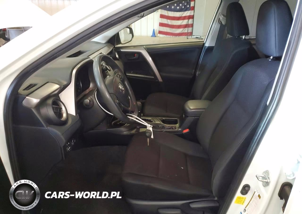 2018 Toyota Rav4 Le VIN:JTMBFREV6JJ186834 - 7
