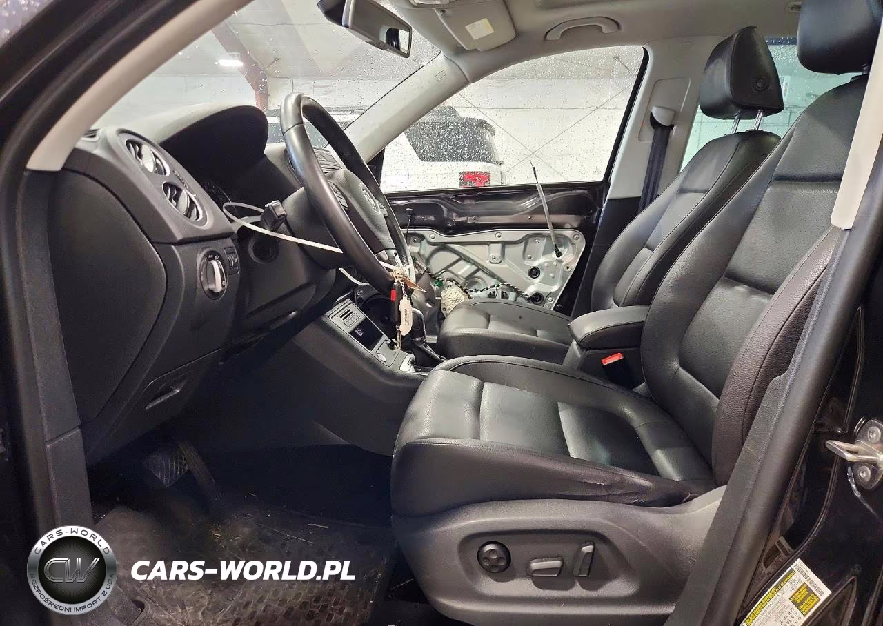 2016 Volkswagen Tiguan S VIN:WVGBV7AX6GW516672 - 7