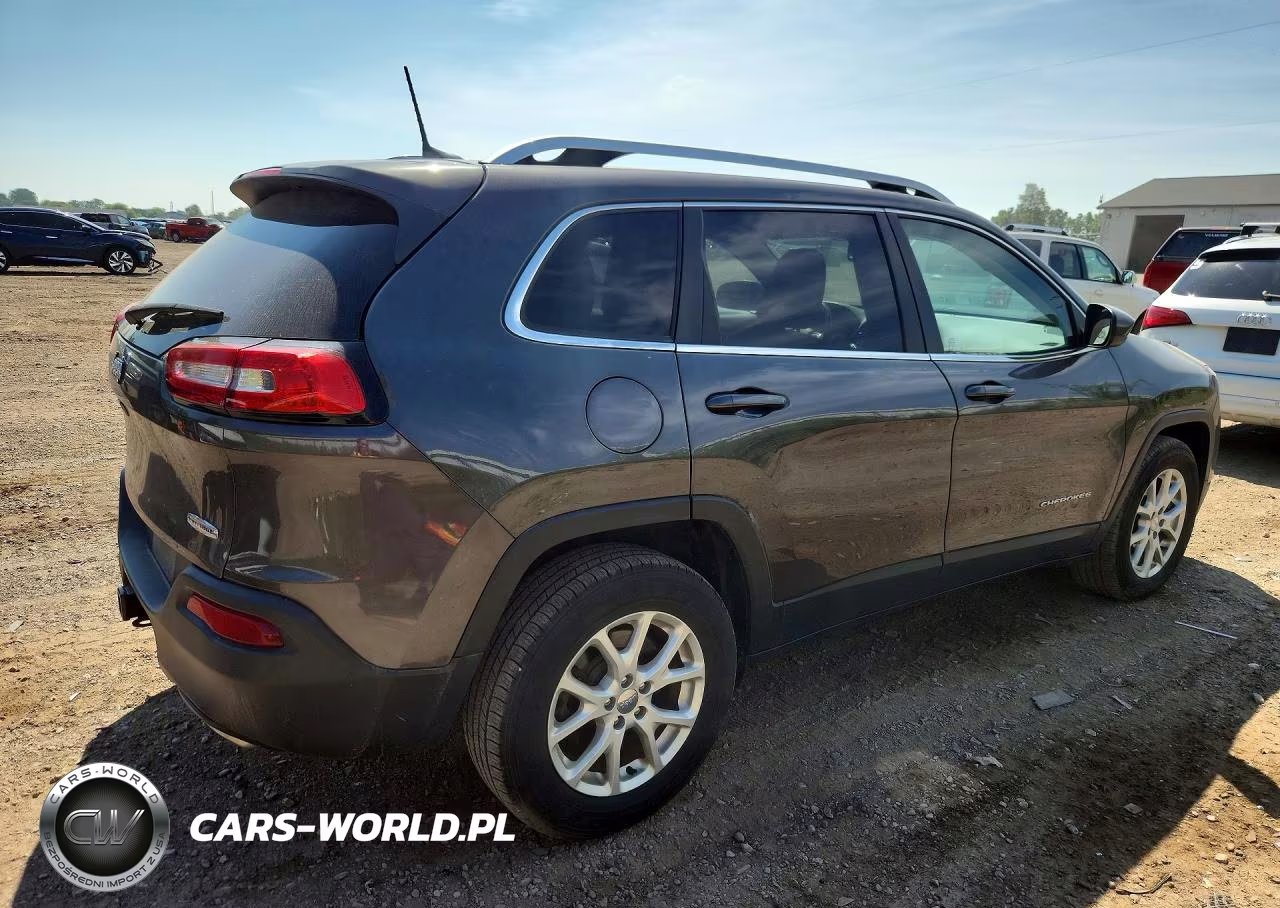 2017 Jeep Cherokee Latitude VIN:1C4PJMCS8HW504451 - 3