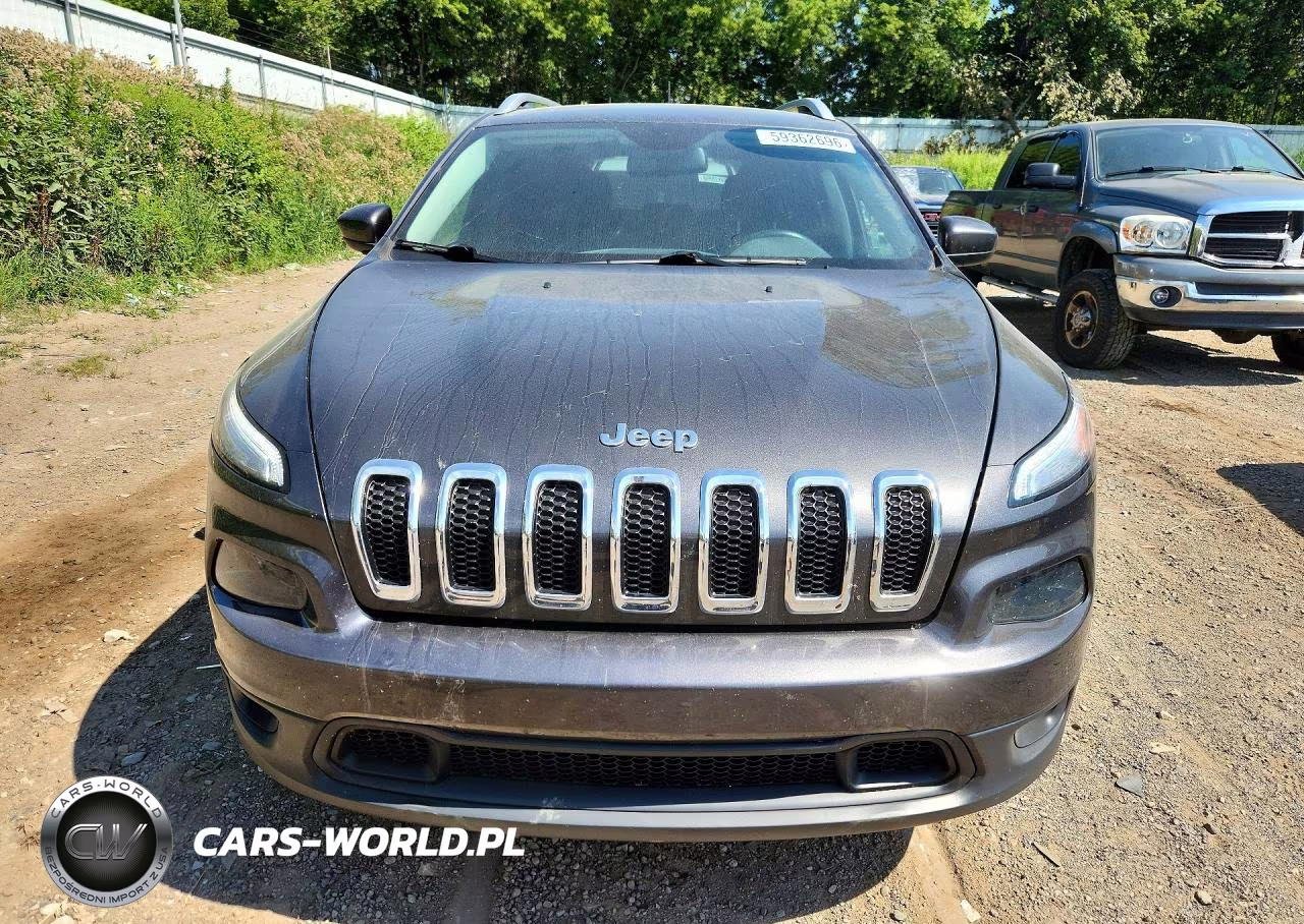 2017 Jeep Cherokee Latitude VIN:1C4PJMCS8HW504451 - 5