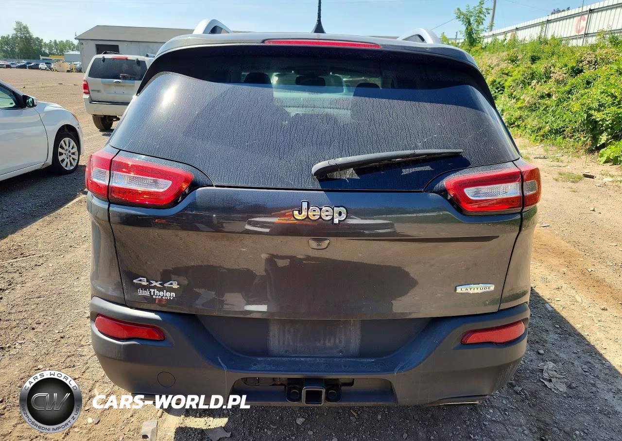 2017 Jeep Cherokee Latitude VIN:1C4PJMCS8HW504451 - 6