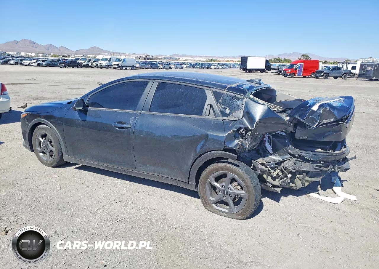 2025 Kia K4 Lxs VIN:3KPFT4DE9SE102857 - 2