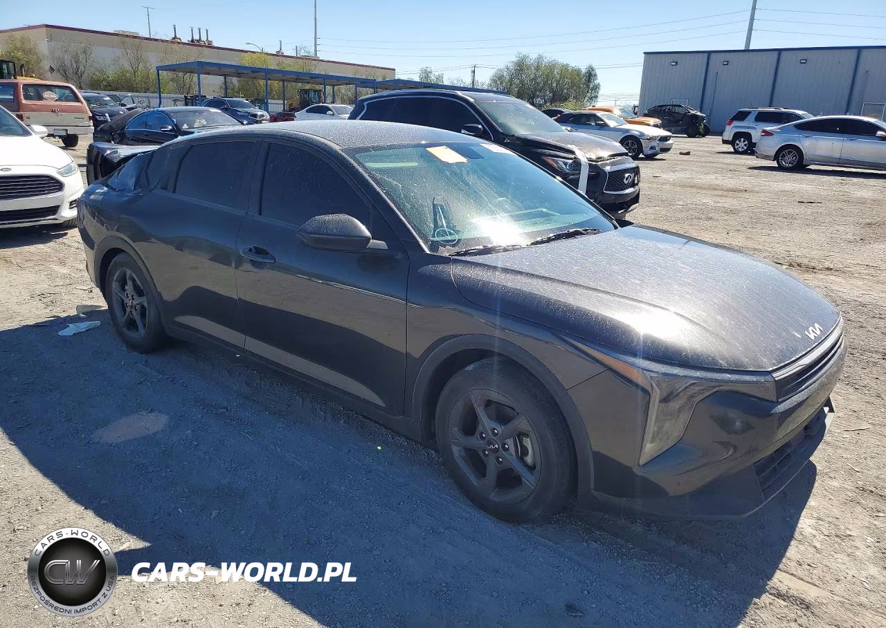 2025 Kia K4 Lxs VIN:3KPFT4DE9SE102857 - 4