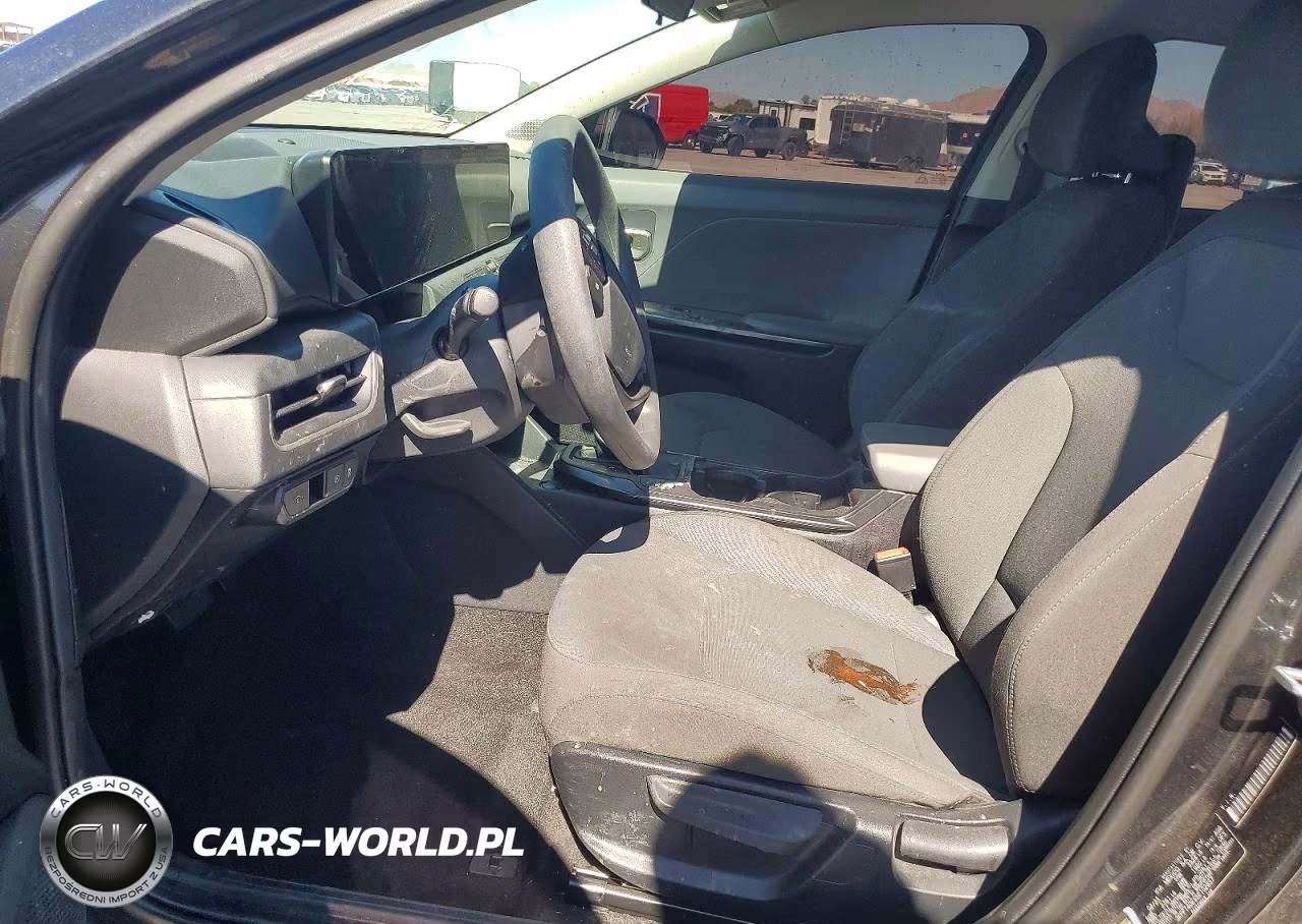 2025 Kia K4 Lxs VIN:3KPFT4DE9SE102857 - 7