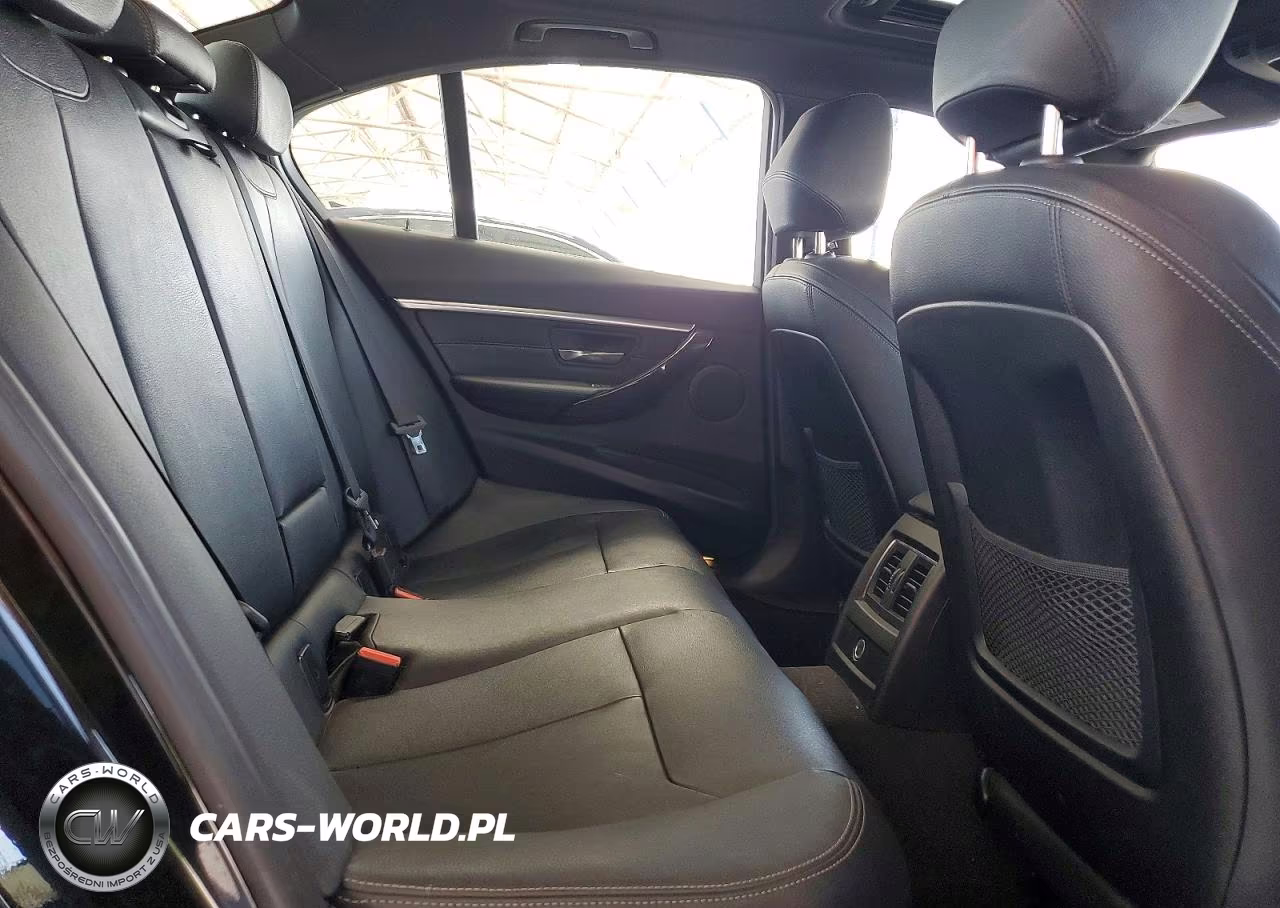 2018 BMW 330 Xi VIN:WBA8D9G56JNU71519 - 10
