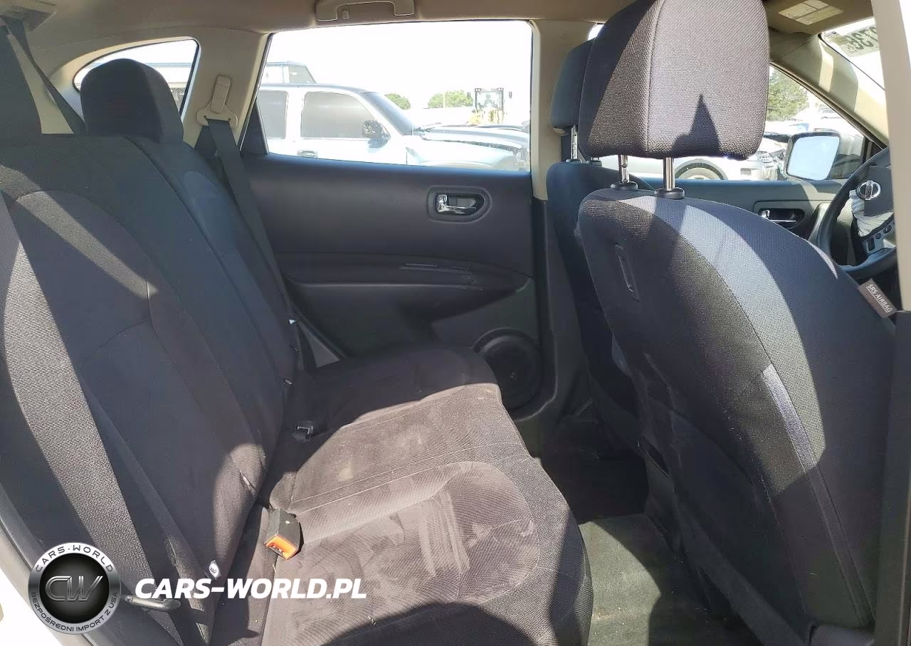 2015 Nissan Rogue Select S VIN:JN8AS5MT1FW657111 - 10