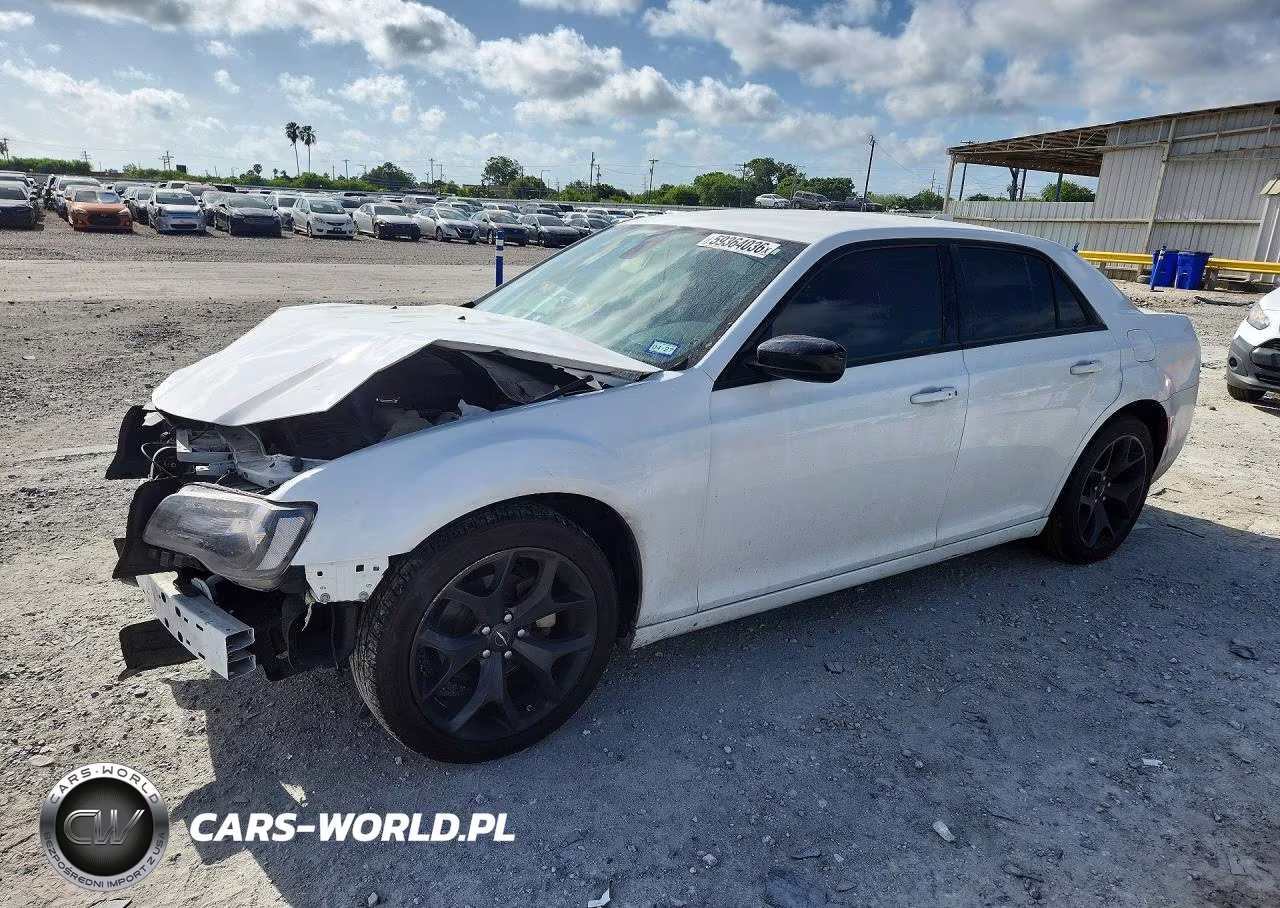 2023 Chrysler 300 Touring – zdjęcie 1 z 12