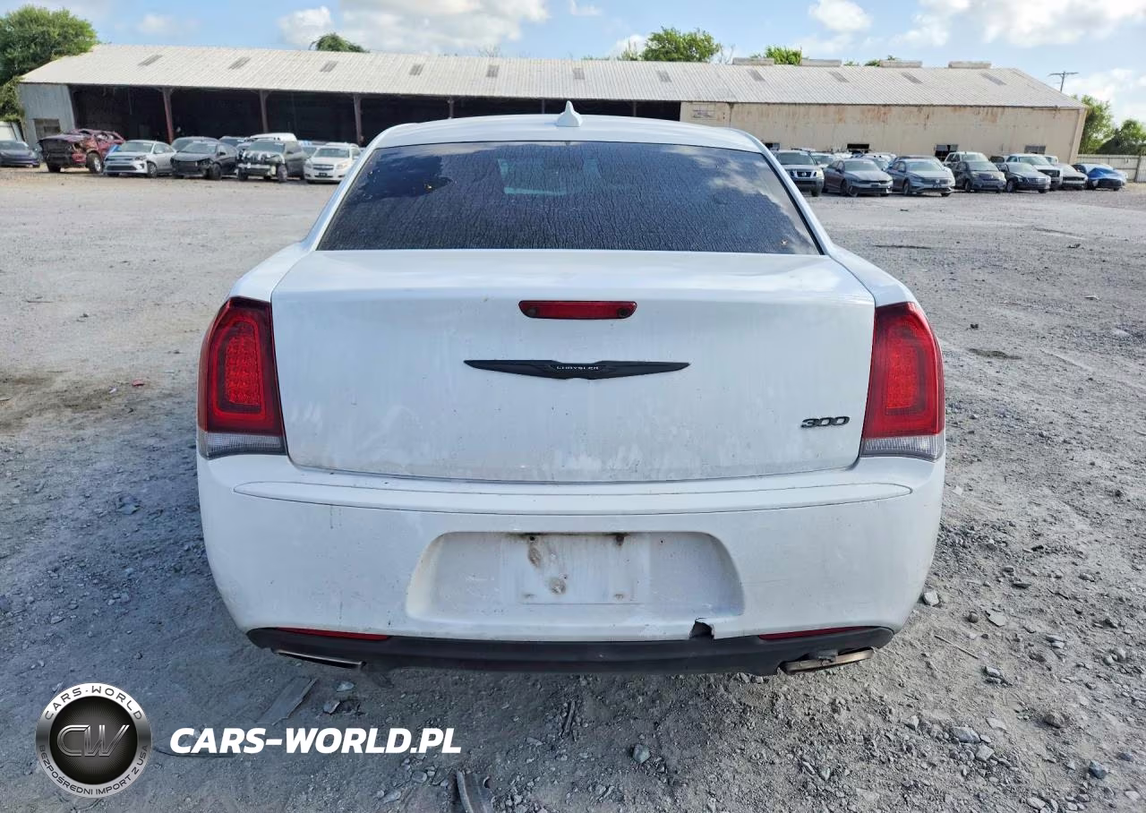 2023 Chrysler 300 Touring VIN:2C3CCAAG1PH556253 - 6