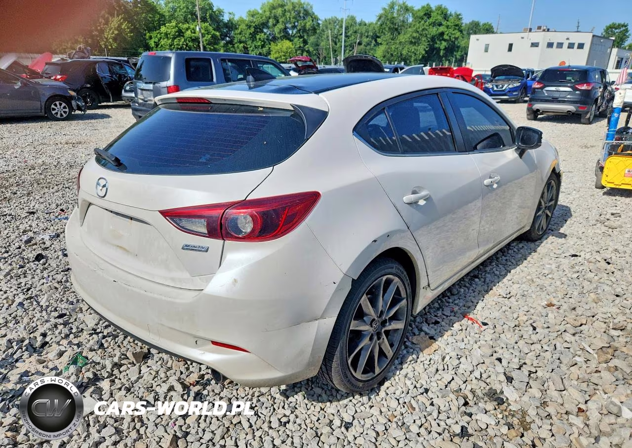 2018 Mazda 3 Grand Touring VIN:3MZBN1M39JM175962 - 3