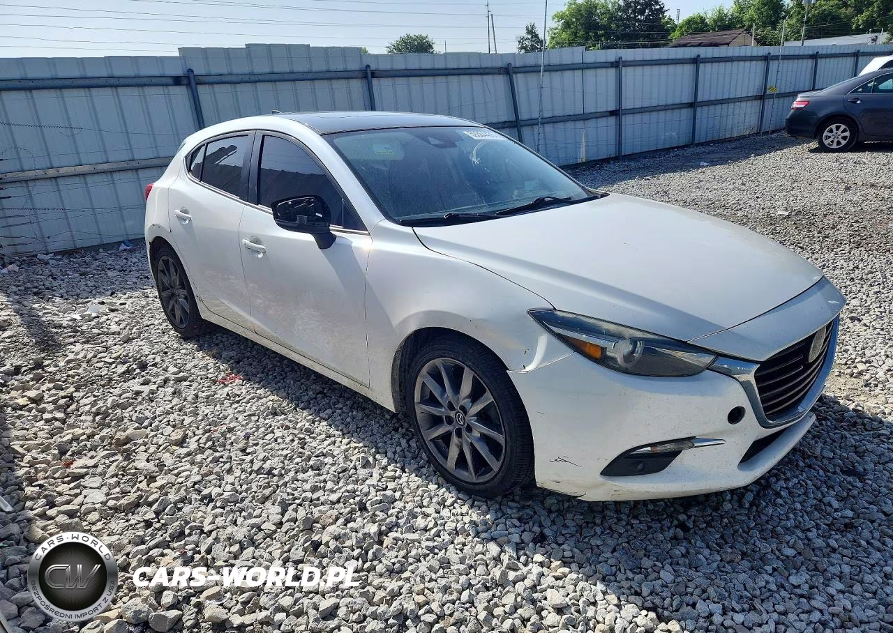 2018 Mazda 3 Grand Touring VIN:3MZBN1M39JM175962 - 4