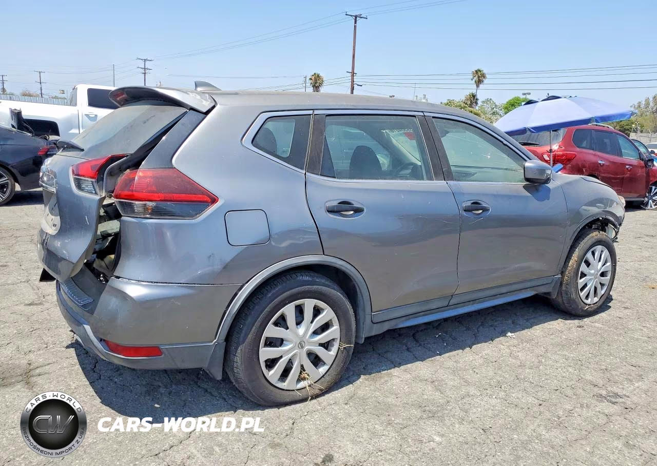 2018 Nissan Rogue S VIN:KNMAT2MTXJP601369 - 3