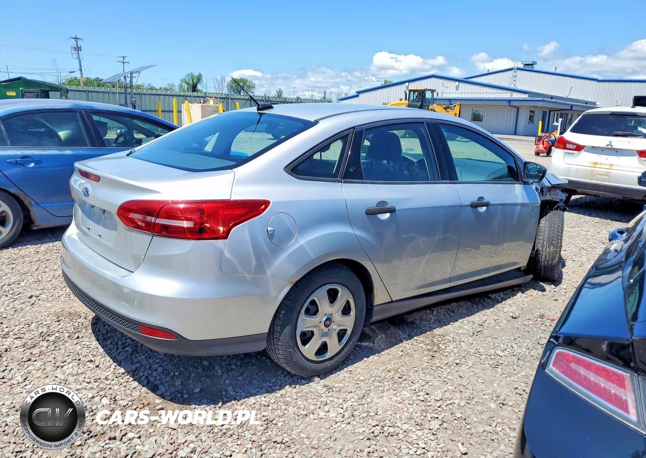 2016 Ford Focus S VIN:1FADP3E26GL304036 - 3