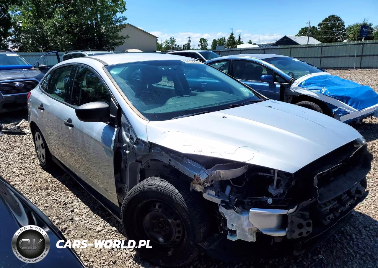 2016 Ford Focus S VIN:1FADP3E26GL304036 - 4