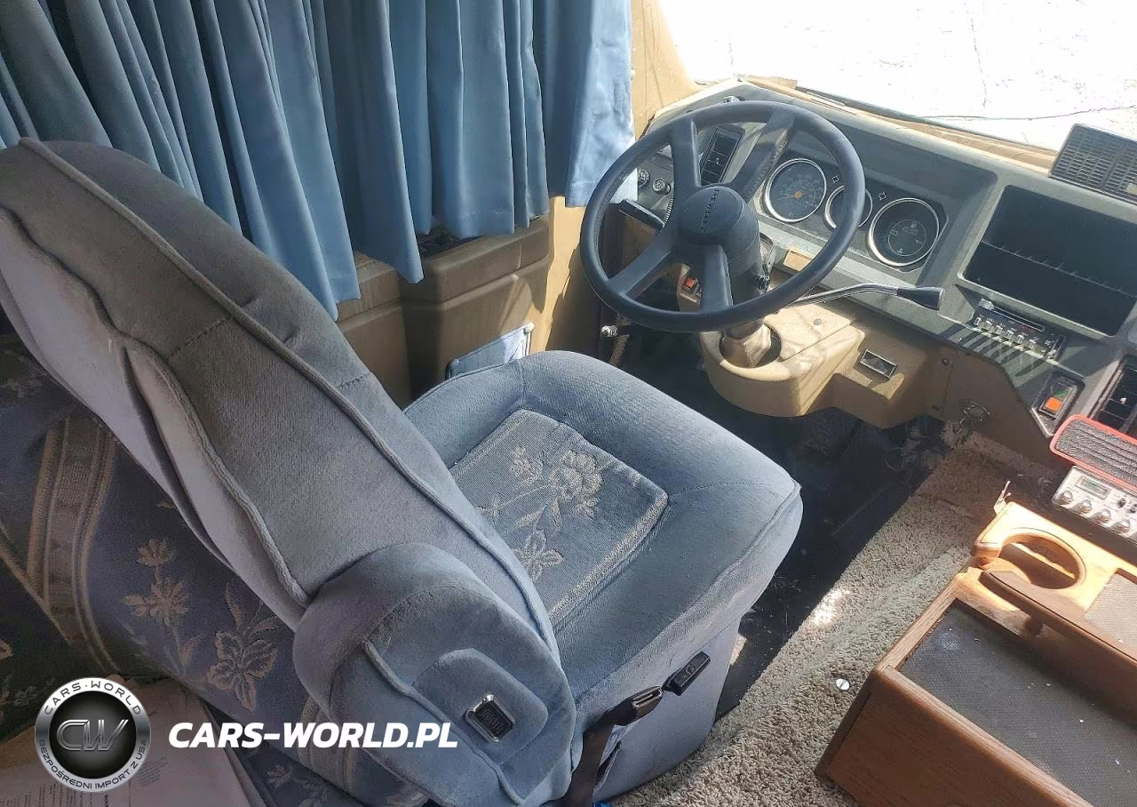 1990 Chevrolet P Series Rv VIN:1GBKP37N4L3314104 - 5