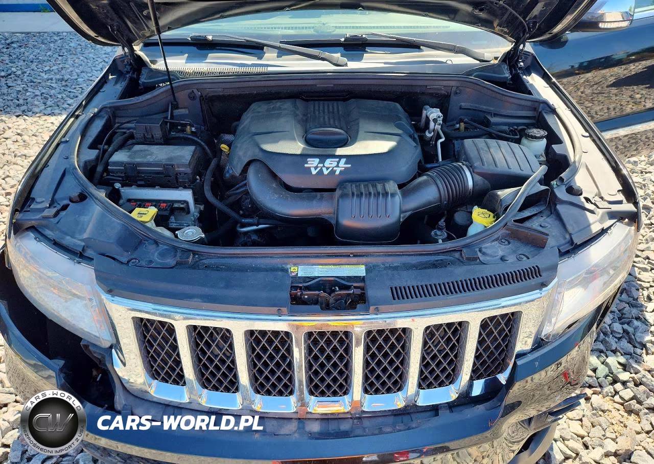 2013 Jeep Grand Cherokee Overland VIN:1C4RJFCG5DC558186 - 12