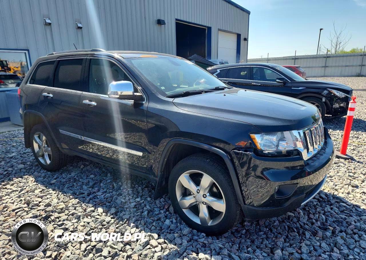 2013 Jeep Grand Cherokee Overland VIN:1C4RJFCG5DC558186 - 4