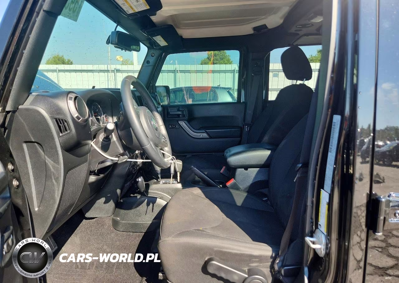 2017 Jeep Wrangler Unlimited Sport VIN:1C4BJWDG8HL695306 - 7