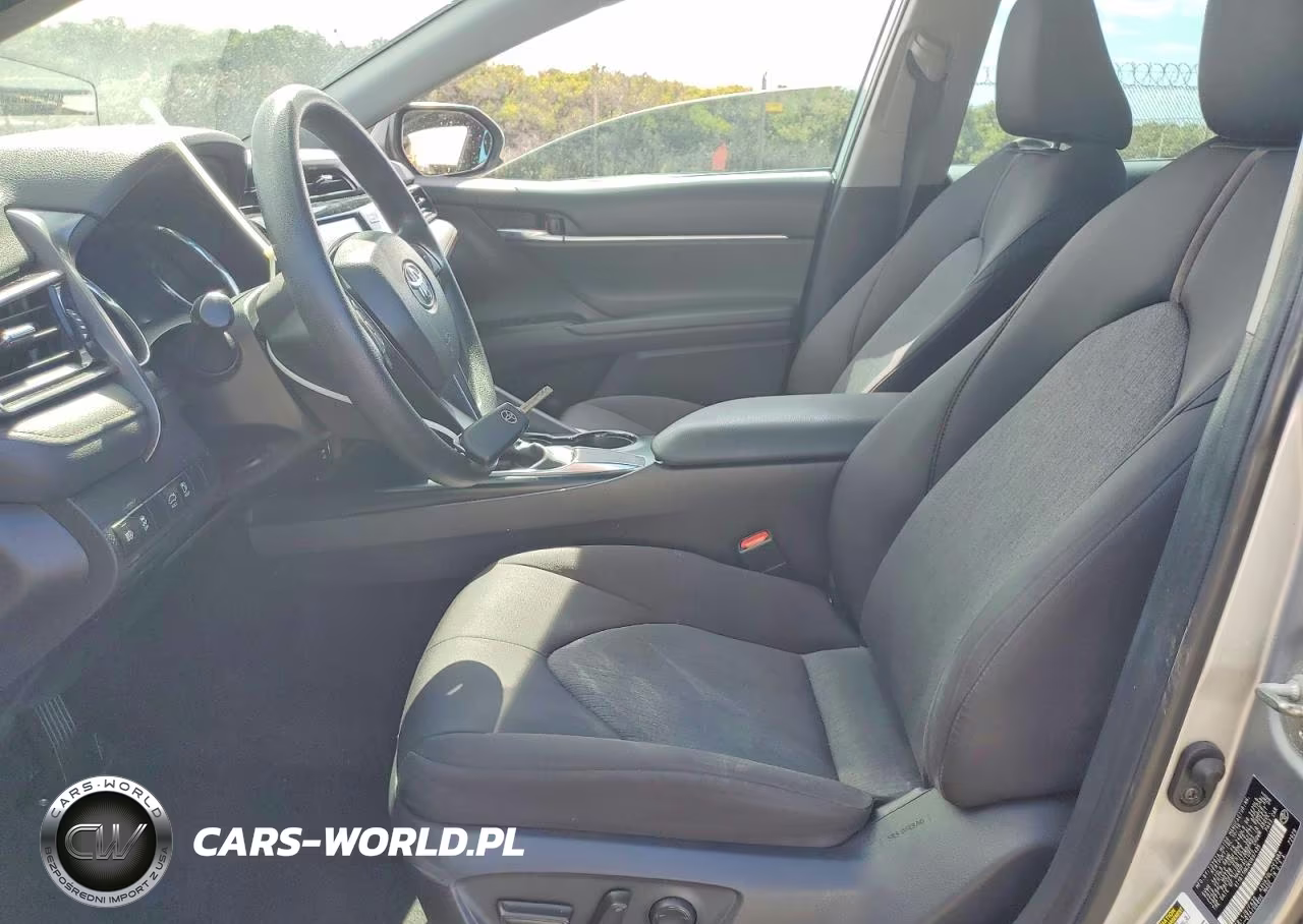 2019 Toyota Camry L VIN:4T1B11HK2KU697499 - 7