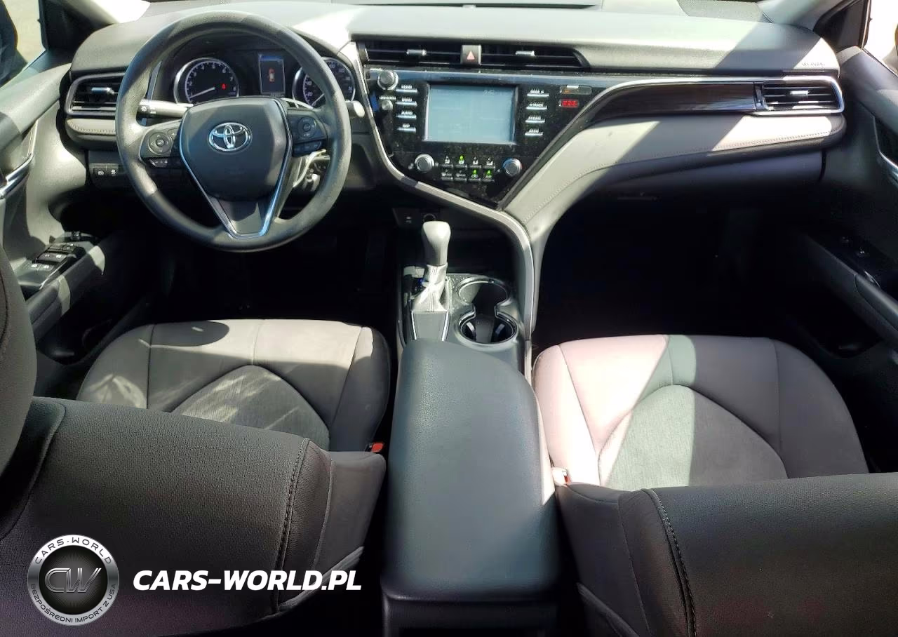 2019 Toyota Camry L VIN:4T1B11HK2KU697499 - 8