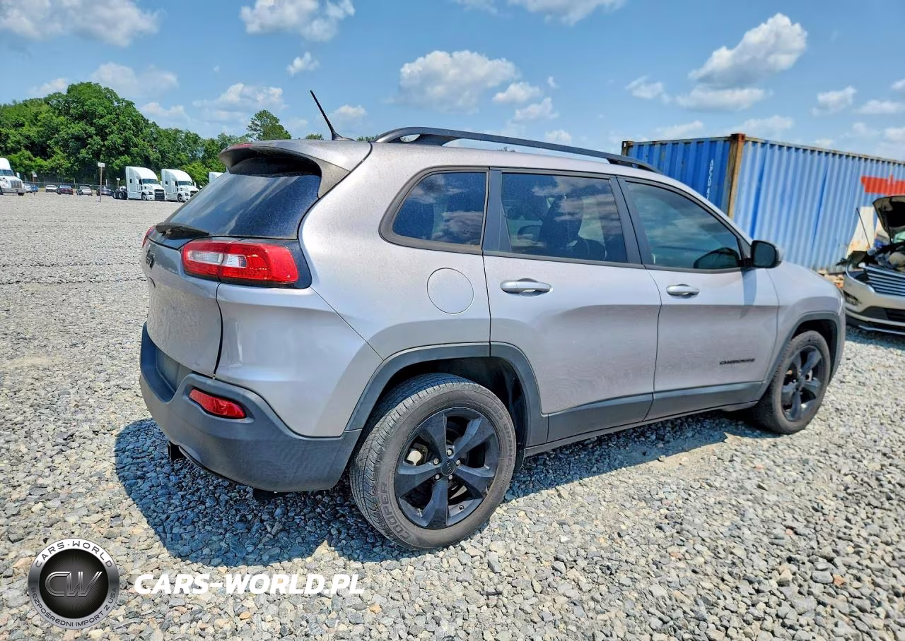 2018 Jeep Cherokee Latitude VIN:1C4PJLCB7JD543124 - 3