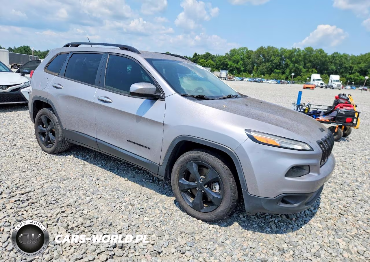 2018 Jeep Cherokee Latitude VIN:1C4PJLCB7JD543124 - 4