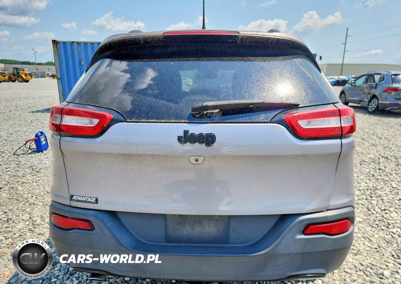 2018 Jeep Cherokee Latitude VIN:1C4PJLCB7JD543124 - 6