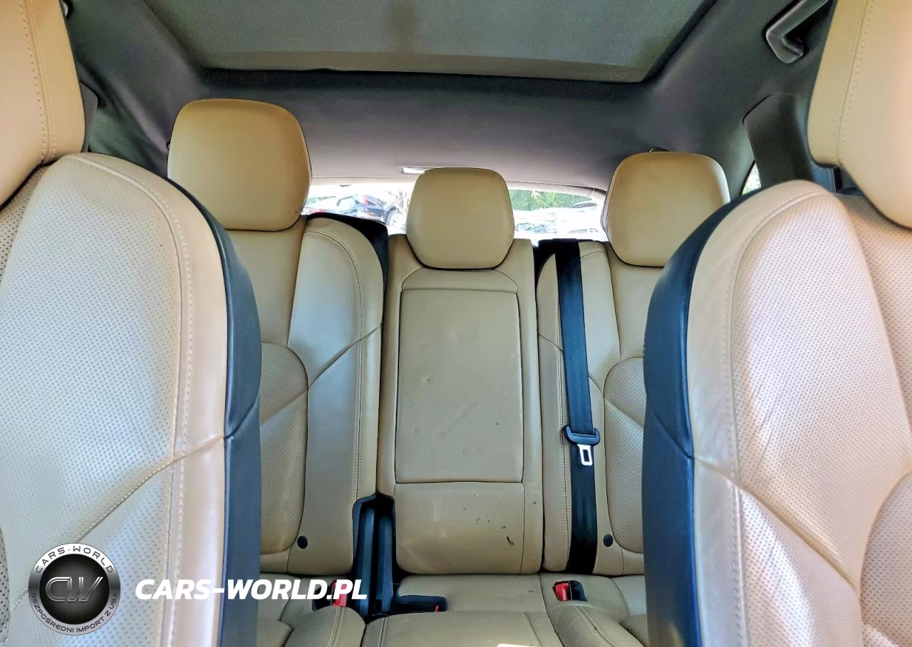 2016 Porsche Cayenne VIN:WP1AA2A23GLA04564 - 10