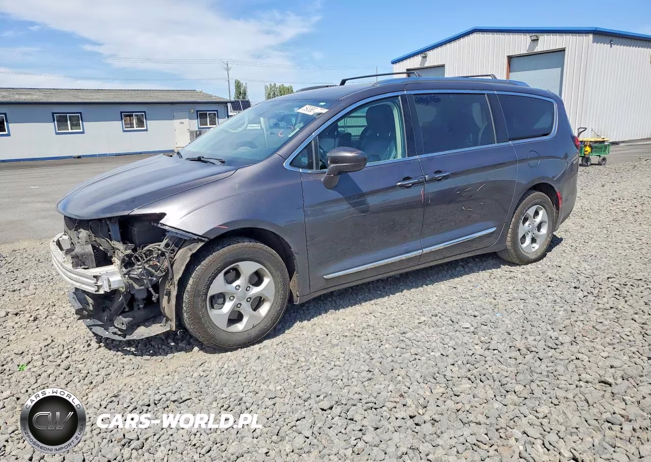 2017 Chrysler Pacifica Touring L Plus – zdjęcie 1 z 14