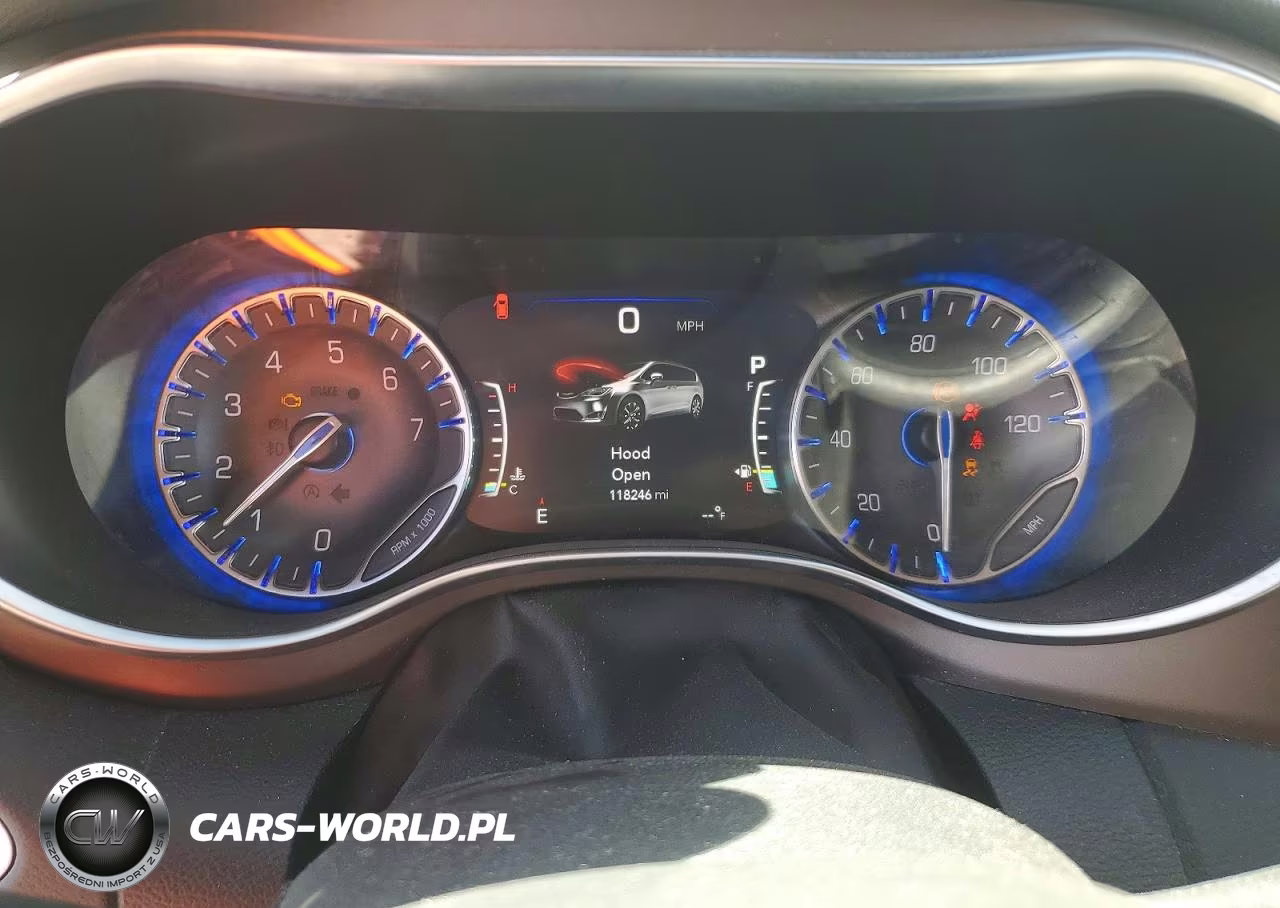 2017 Chrysler Pacifica Touring L Plus VIN:2C4RC1EGXHR628305 - 9