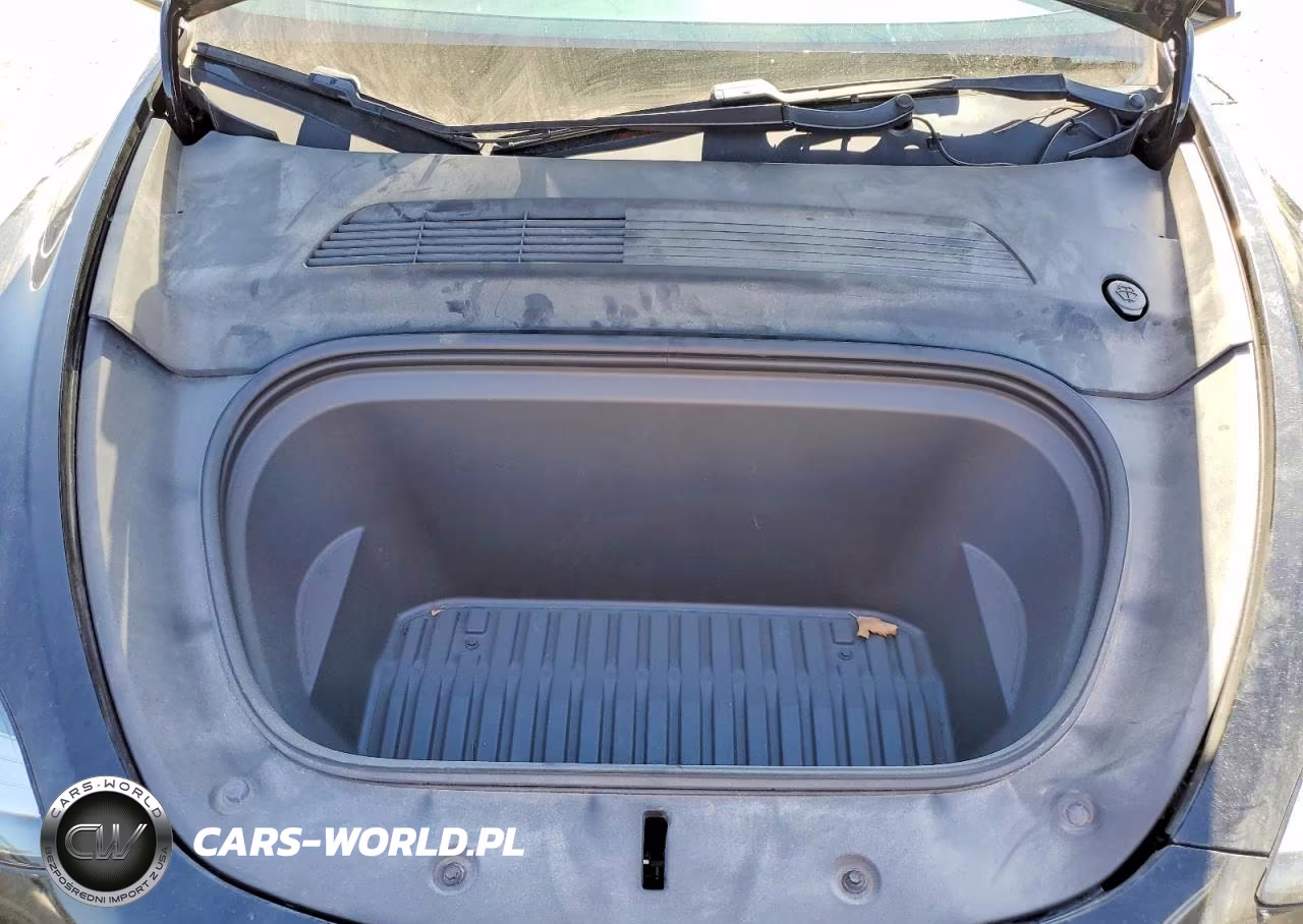 2020 Tesla Model Y VIN:5YJYGDEEXLF016240 - 12