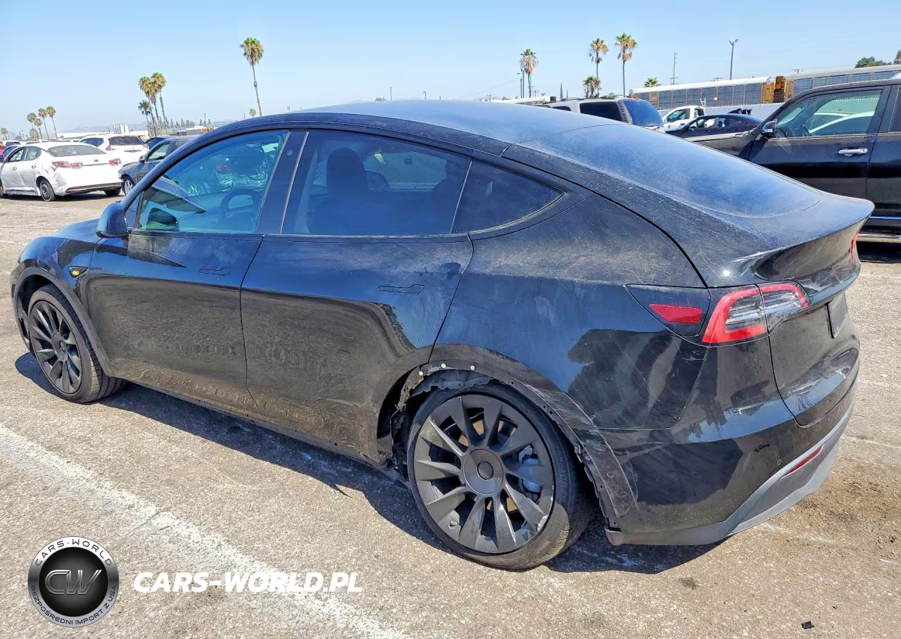 2020 Tesla Model Y VIN:5YJYGDEEXLF016240 - 2