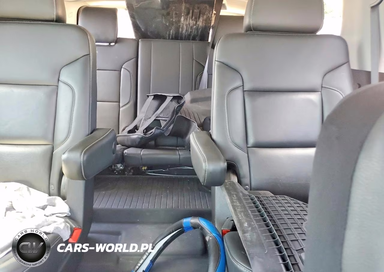 2019 Chevrolet Tahoe C1500 Lt VIN:1GNSCBKC4KR187638 - 10
