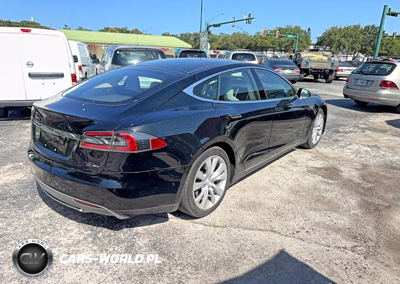 2014 Tesla Model S VIN:5YJSA1H1XEFP66125 - 4